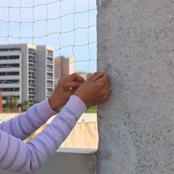 Crochet fastnet filet anti-pigeon installation